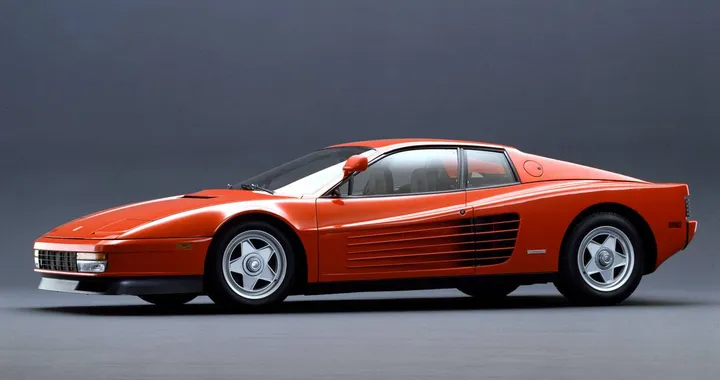 Ferrari Testarossa: la supercar degli anni 80 fa ancora sognare