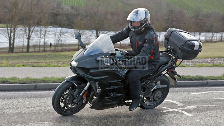 Kawasaki Ninja H2 SX: con l'aggiornamento arriva il radar