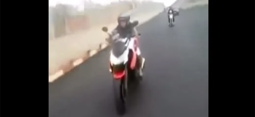 A 7 anni guida una grossa Kawasaki: roba da matti! [Video]