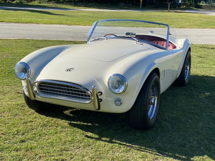 AC Cobra: le nuove versioni Series 1 Electric e 140 Charter Edition