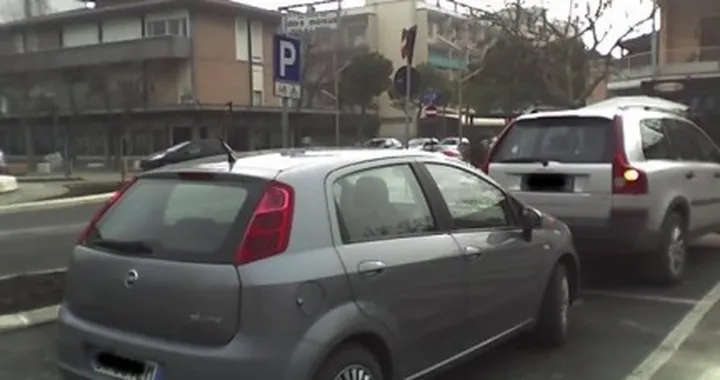 Se a Pero piangono per i posteggi, Ravenna non ride