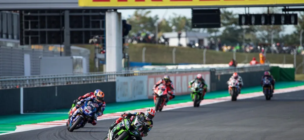 SBK: “E’ la serie B del motociclismo”. La sberla di Ezpeleta. Rossi “salvatore”?