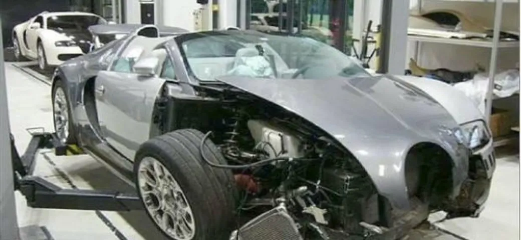 Bugatti Veyron Grand Sport e Lamborghini Aventador distrutte