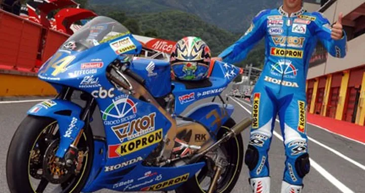 Andrea Dovizioso si veste di azzurro