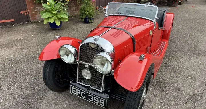 Morgan 4/4, dopo 90 anni torna nella fabbrica dove è nata: la storia di Molly e Ruth