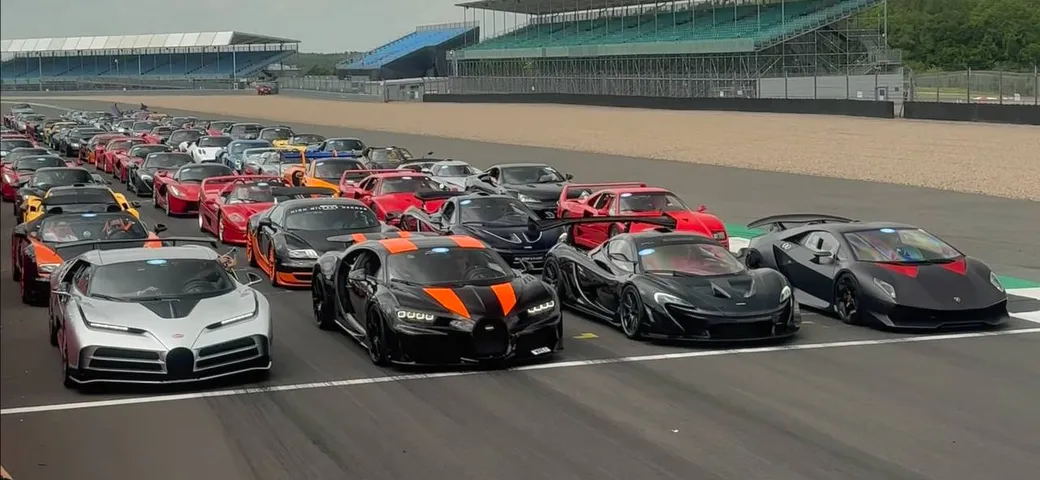 Auto sportive incredibili in un evento off-limits a Silverstone | Video