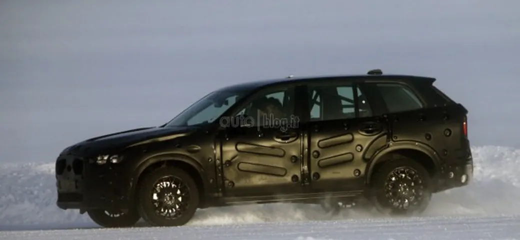 Volvo XC90 2015: nuove foto spia