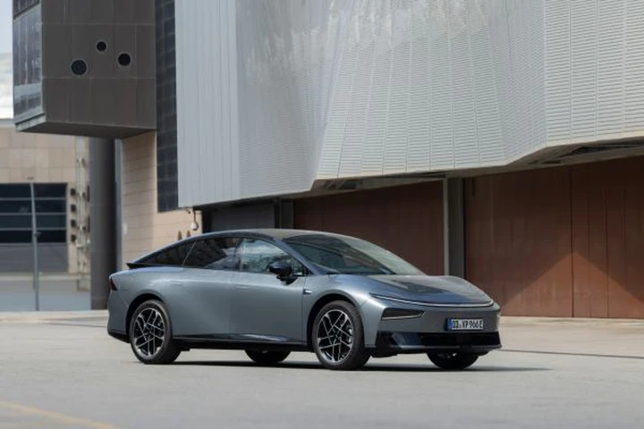 Debutta XPENG P7+: autonomia fino a 530 km e 3.020 kWh di ricarica gratuita