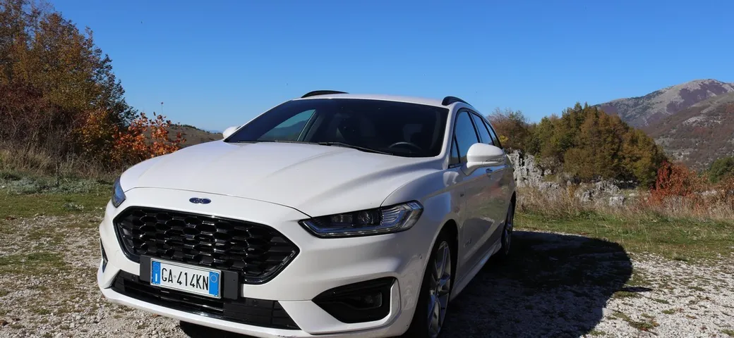 Ford Mondeo Wagon Hybrid ST-Line: la prova su strada