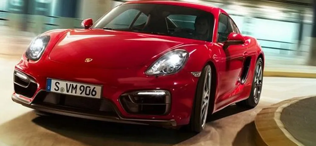 Porsche Cayman GTS: sulla pista da go-kart in video