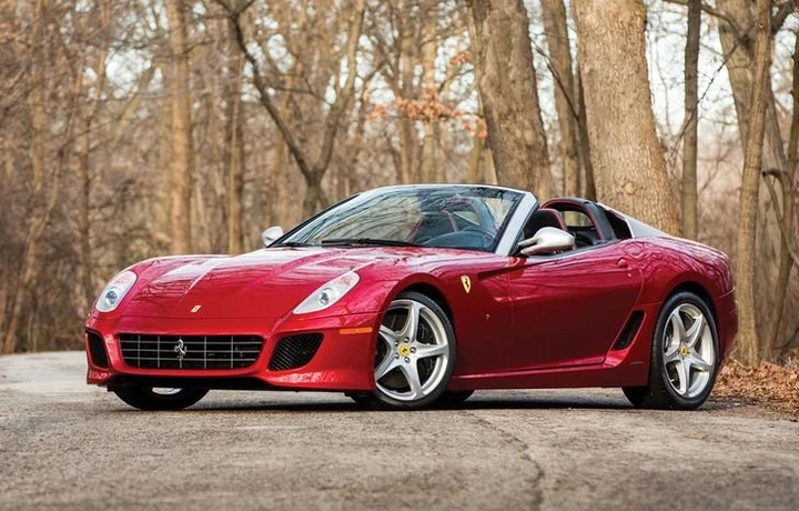 All'asta una Ferrari 599 SA Aperta