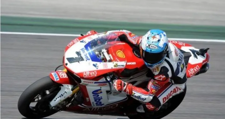 WSBK: Carlos Checa è il più veloce nelle seconde qualifiche al Nurburgring. Laverty e Haga seguono