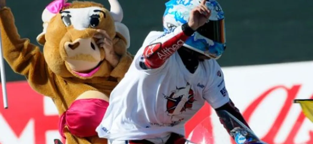 WSBK: A Magny-Cours Carlos Checa si laurea Campione del Mondo Superbike 2011 vincendo gara1