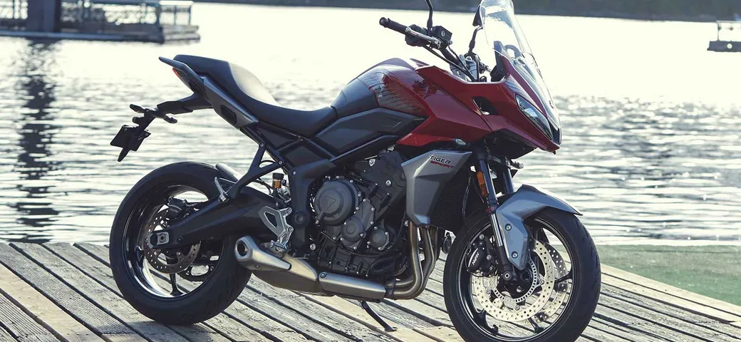 Triumph, partono i test ride per il pubblico in sella alla gamma moto 2022