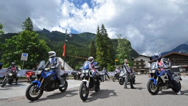 Super Ténéré: sul Passo della Cisa in sella al maxienduro Yamaha