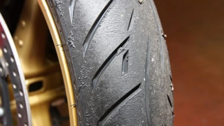 TEST Metzeler Roadtec Z8 Interact, ti hanno fatto le scarpe