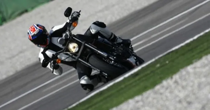 TEST: Harley Davidson XR1200X Trophy Replica
