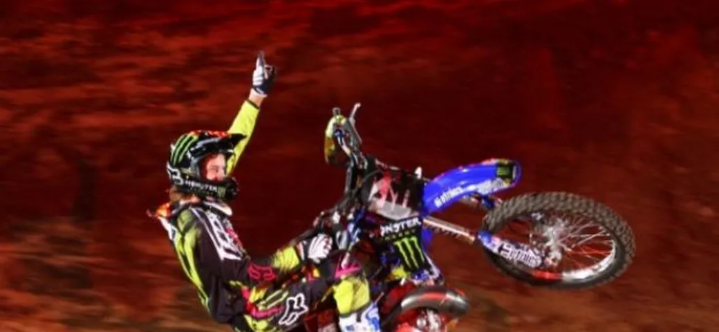 Red Bull X-Fighters 2010: Nate Adams vince il Campionato, Dany Torres fa sua la tappa romana