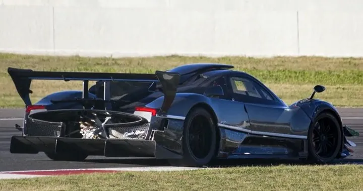 Pagani Zonda Revolucion: il sound in video