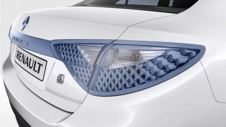 Renault: numero verde per le auto elettriche