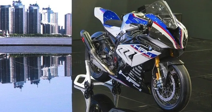 BMW HP4 Race al Salone di Shanghai 2017 Live