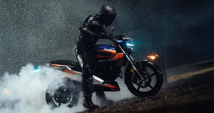 Oben Rorr Evo: 12 CV e 109 km/h per la moto elettrica low cost