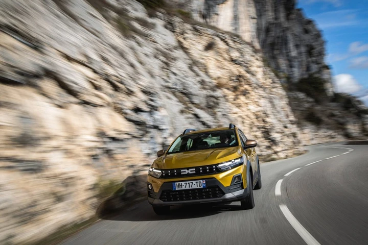 Dacia Sandero Stepway Eco-G 120 Auto, arriva il GPL con cambio automatico: da 19.100 euro