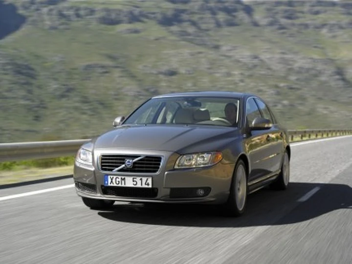 Svezia: 2,6 miliardi di aiuti pubblici per Volvo e Saab
