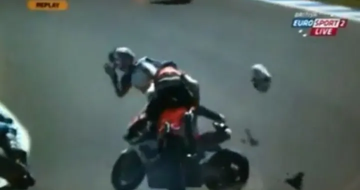 Moto2: Marquez penalizzato per aver tamponato Wilairot, partirà ultimo. Mondiale a rischio