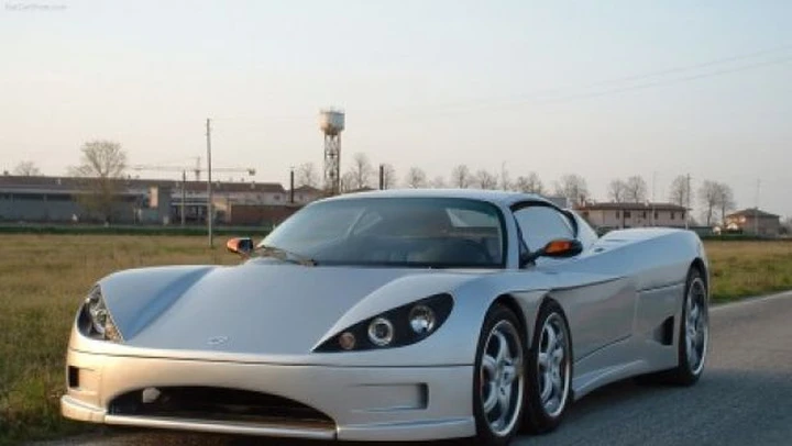 Covini C6W: entra in produzione la supercar a 6 ruote