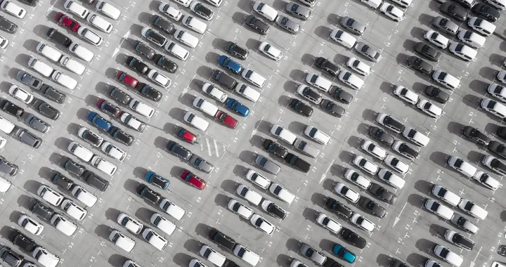 Auto usate in Italia: cresce l'età media dei veicoli e aumentano i costi assicurativi
