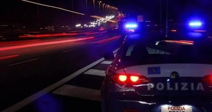 Ubriaca percorre 20 km contromano in autostrada
