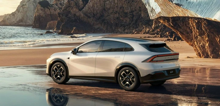 Xpeng G7 sfida Tesla Model Y con tecnologia e autonomia da urlo