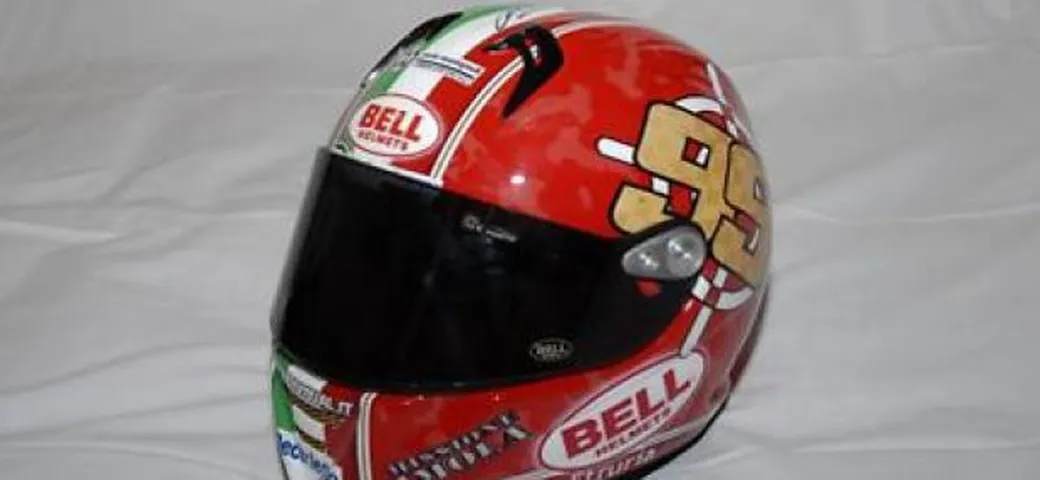 All'asta per beneficienza in casco di Luca Scassa