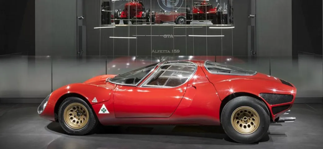 Alfa Romeo a Bruxelles con la 33 Stradale: si chiamerà così la nuova supercar?
