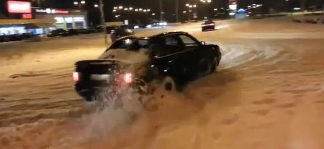 Il Crafter si diverte sulla neve. L'Epic Win è in parcheggio