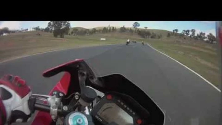 Video: on board con la Moto Guzzi MGS-01 nel National Bears australiano