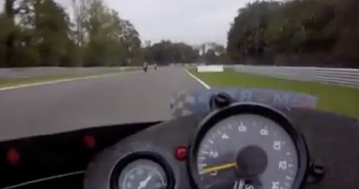 Video onboard su una Yamaha TZ 350: finale con grippaggio!