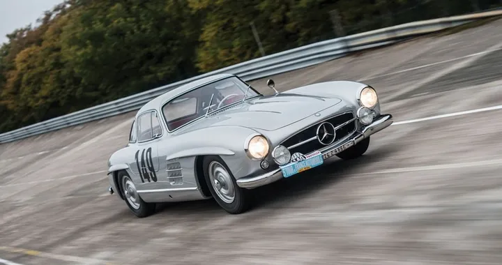 All'asta la Mercedes 300 SL di Stirling Moss