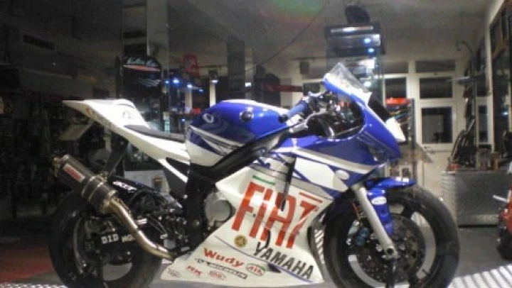 Foto del giorno: una R6 per la MotoGP!