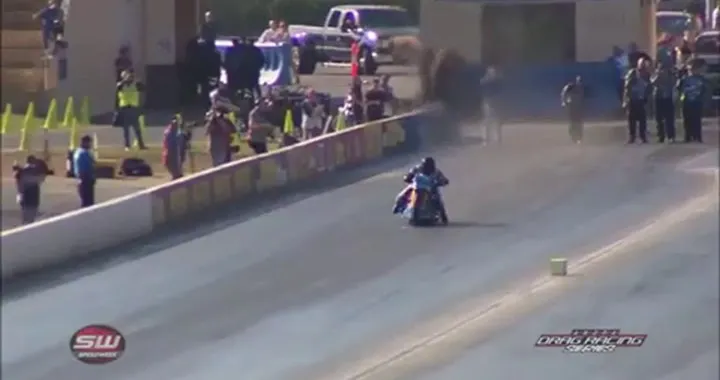 Chris Matheson costretto a lanciarsi dalla moto a 370 kmh