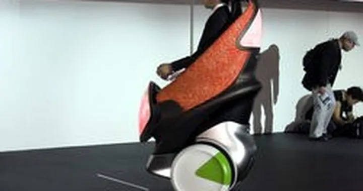Toyota i-swing in movimento