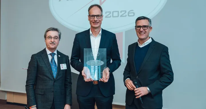 Polestar 4 integra Google Maps Live Lane Guidance nel display