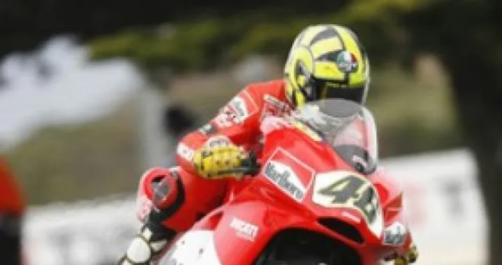 Valentino Rossi: "son sicuro al 99%, non lascerò la Yamaha"