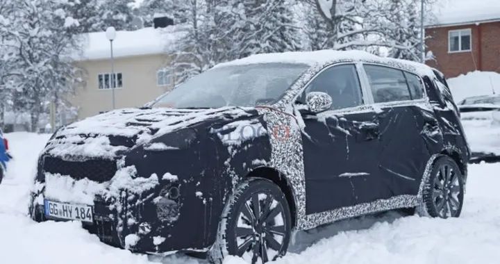 Kia Sportage: foto spia sulla neve