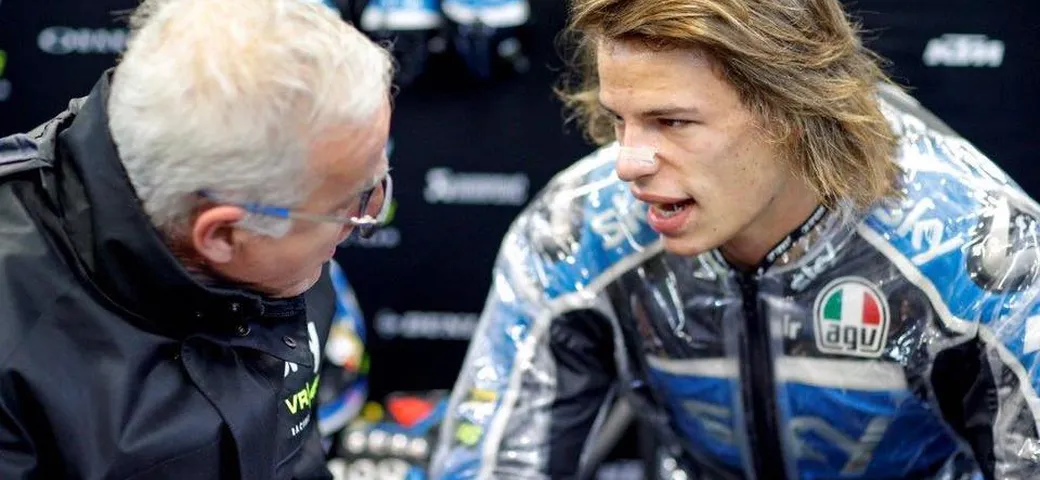 Moto3, record di cadute! Vince Binder davanti a Locatelli. Italiani “out”. La rabbia di Bulega