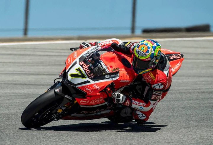 SBK Magny Cours, doppietta Ducati con Chaz Davies. Ma il “ragioniere” Rea (Kawasaki) ha in tasca il mondiale