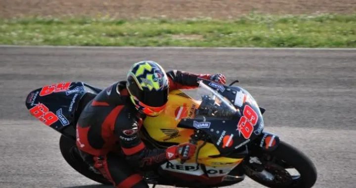 Scatto in Corsa: Nicky Hayden sardo
