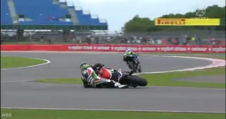 Supersport, Silverstone: Sofuoglu vince uno spettacolare duello con Lowes