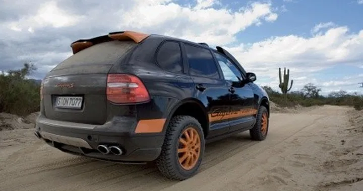 Una Porsche Cayenne S alla conquista della Siberia